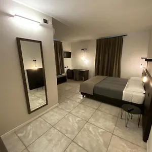 3* Hotel Taverna Napoleone